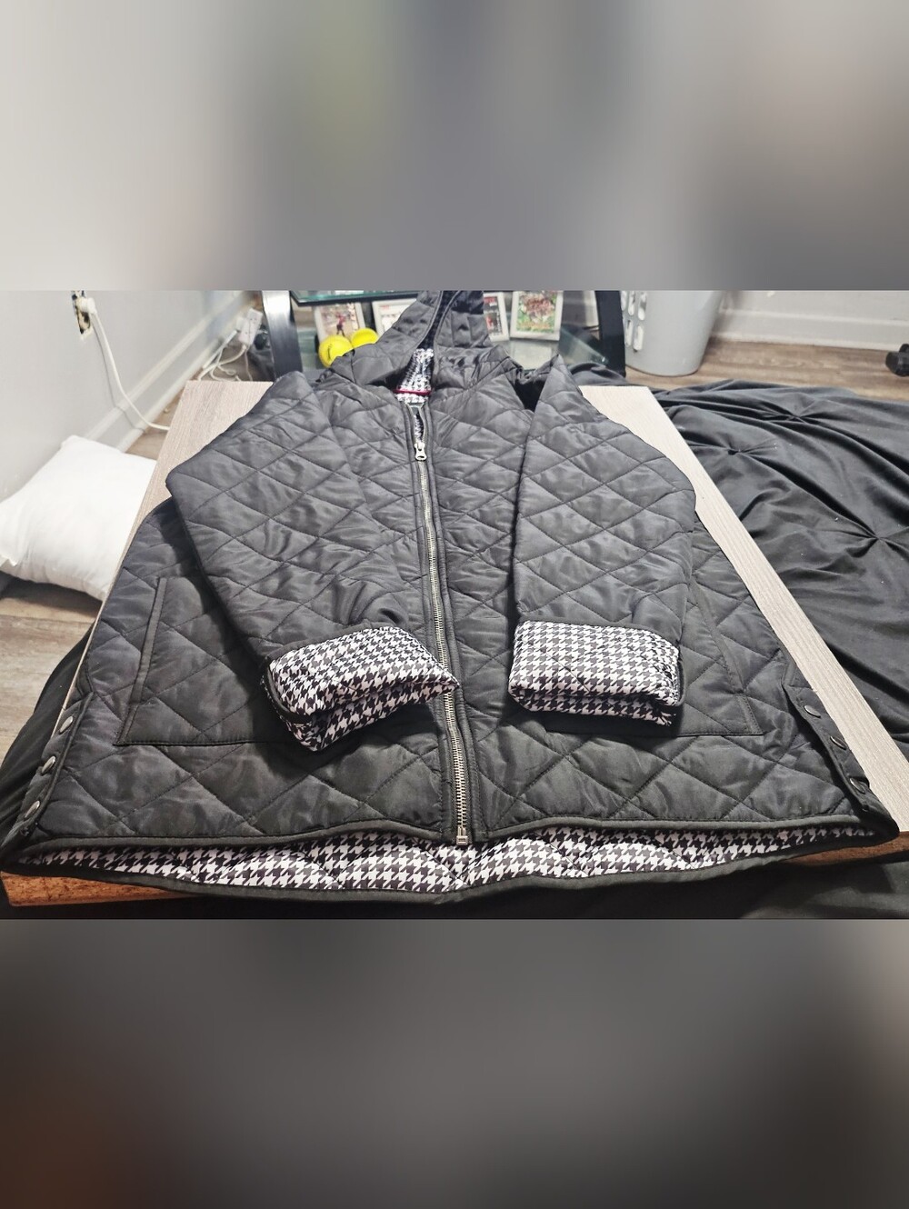 NWT Womens Hooded Cynthia Rowley Quilted Puffer Jacket Black/White Size M